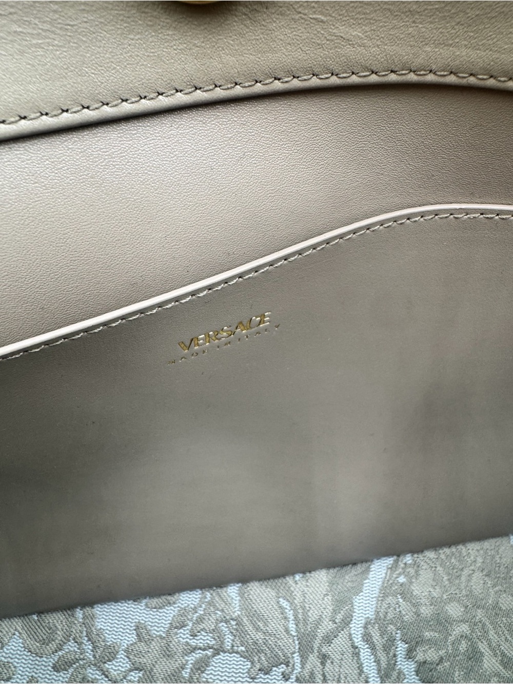 NEW Versace Shoulder Bag - Picture 8 of 12